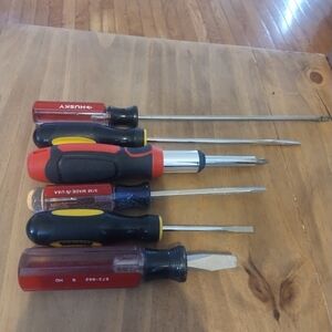 Assorted Men's Screwdriver Set - Red/Black/Yellow Handles